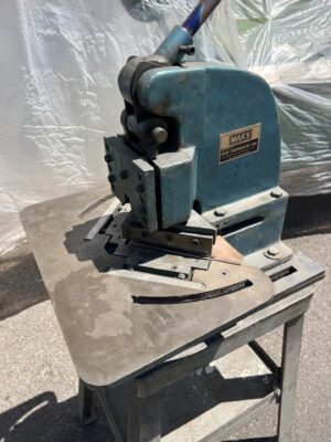 Used Maks 6x6 16ga Corner Notcher & Stand